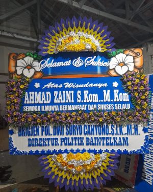 Dena Flower Buket Bunga Wisuda Kekinian Blora